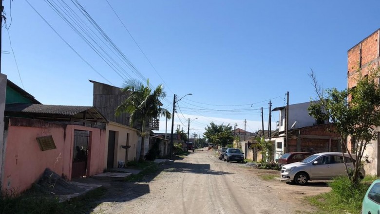 PARANAGUÁ : Bairros da região sul receberão 10,3 quilômetros de asfalto a quente