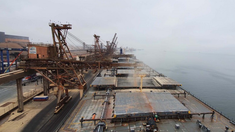 Porto de Paranagu&aacute; embarca volume recorde de farelo em um &uacute;nico navio