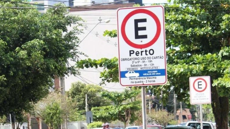 Motoristas devem ficar atentos ao estacionamento regulamentado