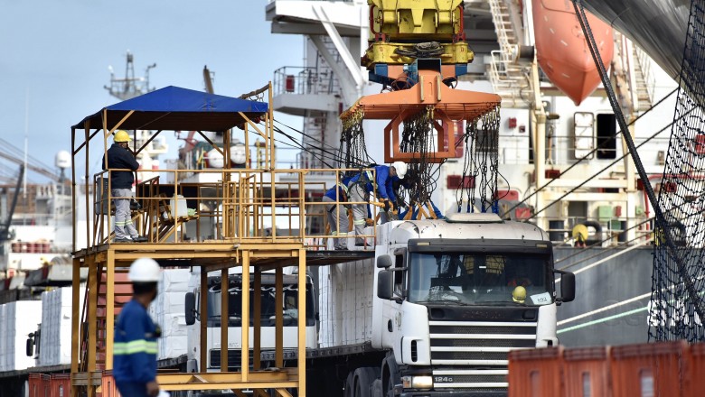 Operação simultânea chama a atenção no Porto de Paranaguá