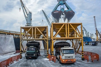 Porto de Paranaguá descarrega mais fertilizantes em menor tempo