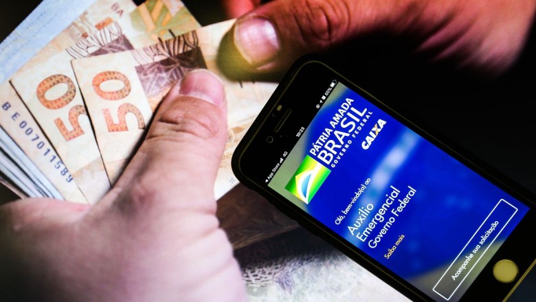 Caixa paga 2ª parcela de R$ 300 da extensão do auxílio emergencial