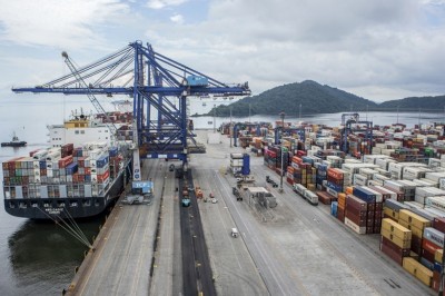 Paranaguá é rota de navios com capacidade para até 12 mil contêineres