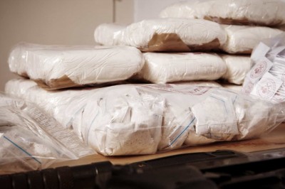 Polícia Federal e Receita e apreendem 380 kg de cocaína no Porto do Rio