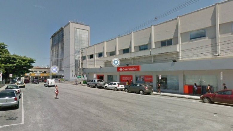 Bancos abrem de manhã na véspera do Natal