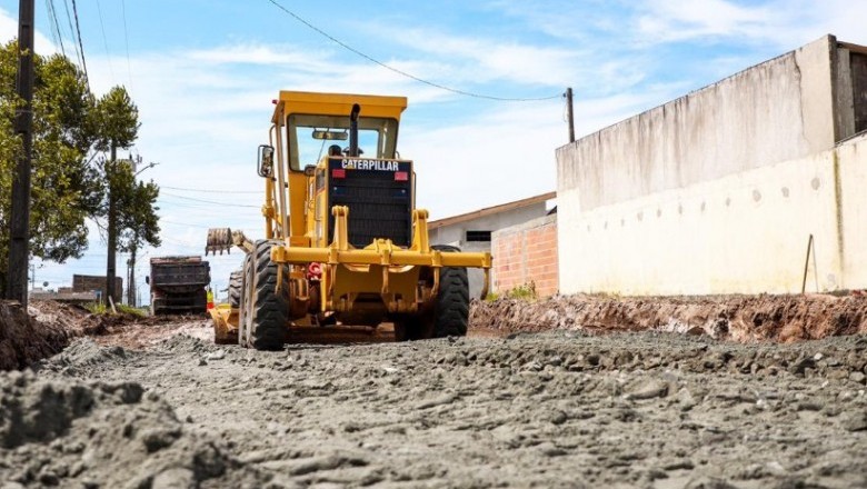 Prefeitura de Paranaguá segue realizando obras de pavimentação na Vila Garcia