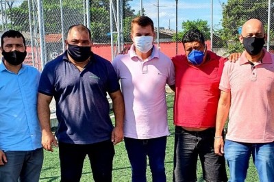 ILHA DOS VALADARES: Associação Vila Bela recebe materiais esportivos