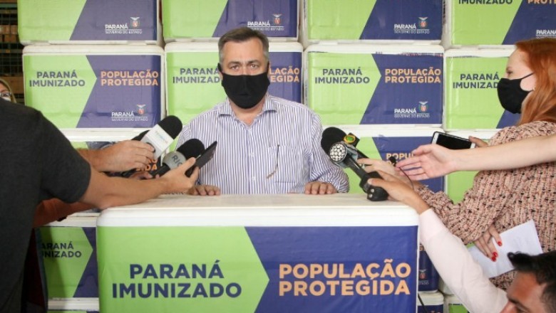 Paraná recebe 102.500 doses da vacina AstraZeneca e já inicia distribuição