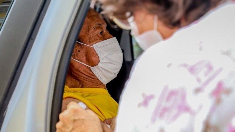 PARANAGUÁ: Cerca de mil pessoas foram vacinadas com a primeira ou segunda dose apenas nesta sexta-feira