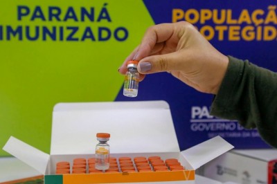 Paraná recebe mais 227,4 mil doses de vacina contra Covid-19 nesta sexta-feira