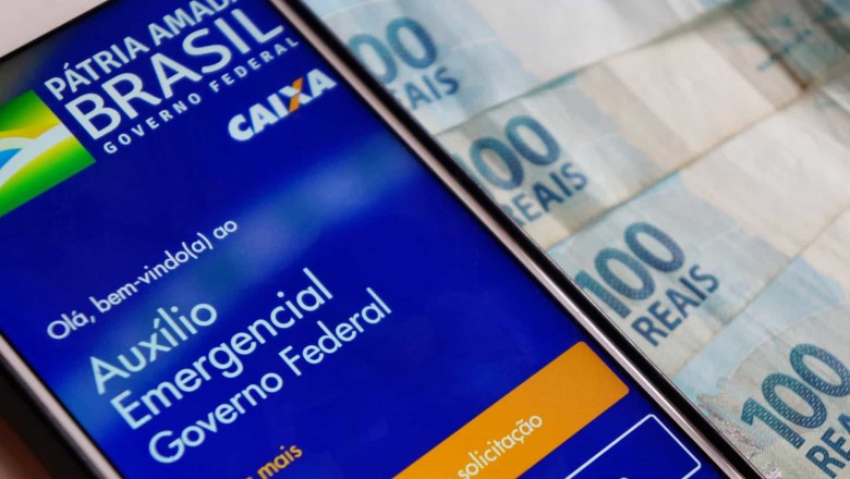 Aux&iacute;lio emergencial &eacute; pago a benefici&aacute;rios do Bolsa Fam&iacute;lia com NIS 6