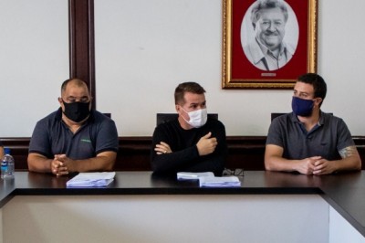 Prefeitura repassa recursos para 19 entidades esportivas de Paranaguá
