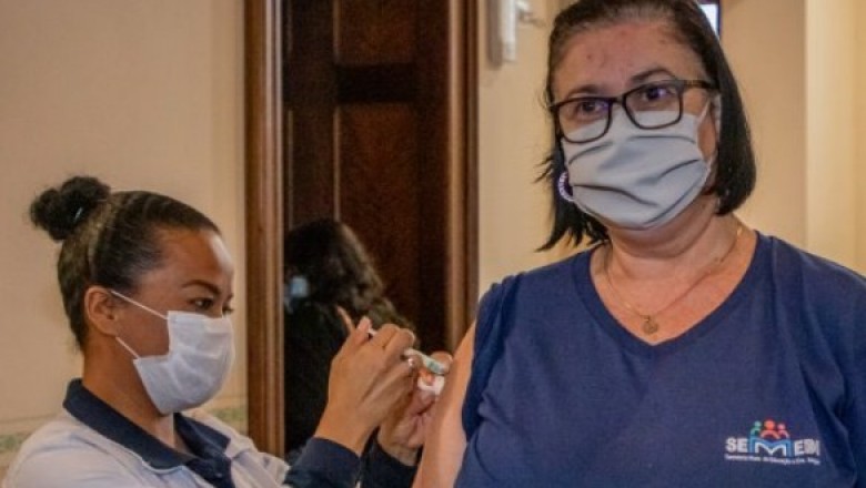Profissionais da Educação com 45 a 49 anos serão vacinados em Paranaguá 