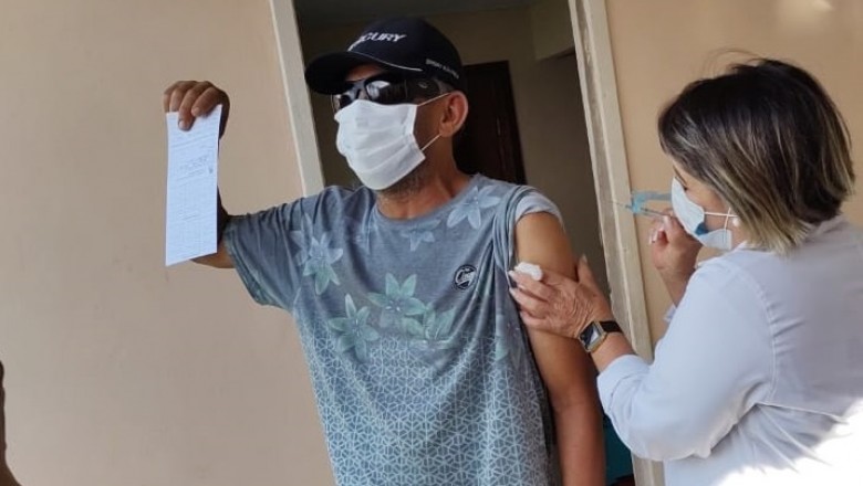 Popula&ccedil;&atilde;o ribeirinha: moradores s&atilde;o vacinados contra a Covid-19