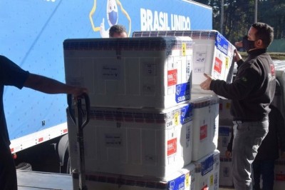 Paraná receberá mais 361.490 vacinas contra a Covid-19; parte chega nesta quarta