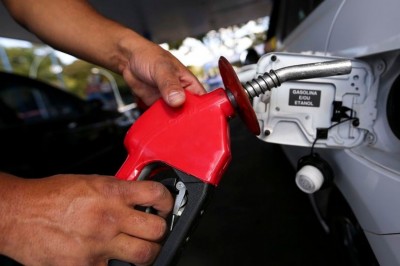 Preços da gasolina, diesel e gás aumentam hoje nas refinarias