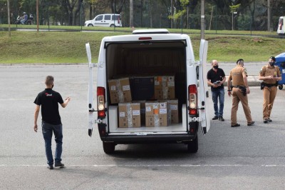 Com 303 mil novas vacinas, Estado retoma aplicação com 1ª dose; distribuição começa nesta terça