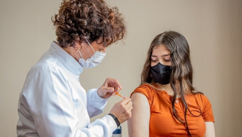 Vacina&ccedil;&atilde;o para adolescentes &eacute; iniciada para pessoas com defici&ecirc;ncia permanente ou com comorbidade