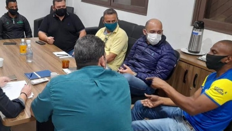 SESPOR e SECULTUR se reúnem com representantes do ciclismo para implementar ciclorrotas em Paranaguá