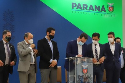 Governador sanciona lei que implementa opção pela educação domiciliar no Paraná