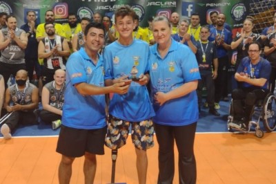 Paratleta parnanguara Victor Hugo Taborda é eleito 'paratleta revelação' durante a Etapa Estadual de Paravôlei Masculino