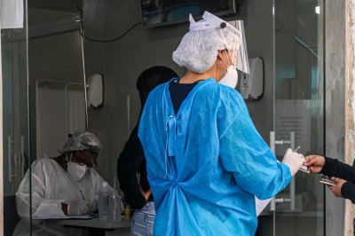 Pessoas com sintomas respiratórios devem buscar atendimento no Hospital de Campanha