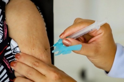 Pessoas com 80 anos ou mais já podem receber a quarta dose contra a Covid-19