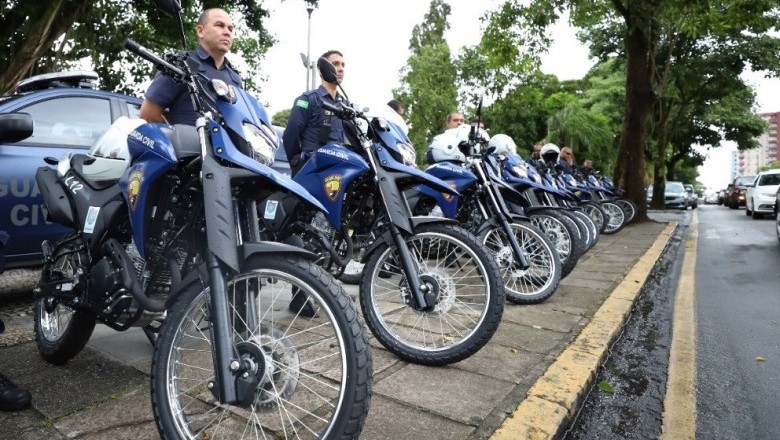 Guarda Civil Municipal de Paranaguá recebe novas viaturas e motocicletas