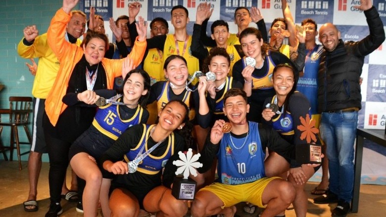 Paranaguá conquista medalha de prata e bronze no handebol de areia durante a fase final dos Jogos da Juventude