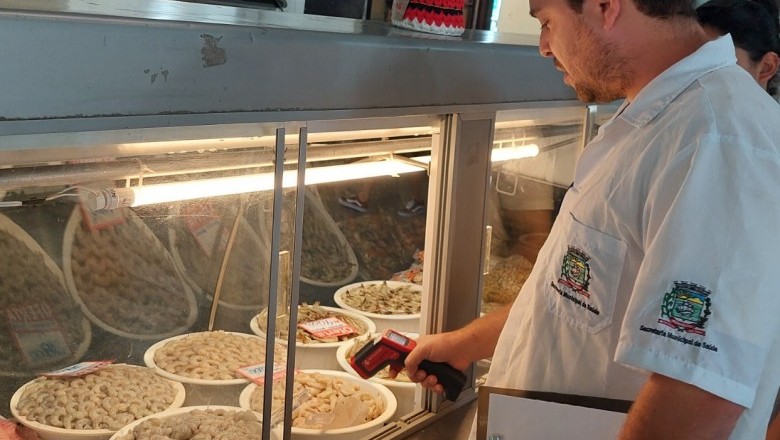 Vigilância em Saúde visita peixarias e Mercado Municipal em Paranaguá 