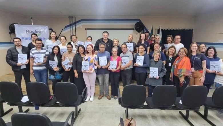 24 escolas estaduais de Paranaguá recebem livros doados pela TCP