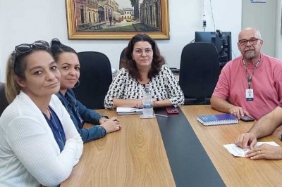 PARANAGUÁ: Reunião na Secretaria Municipal de Saúde discute gripe aviária H5N1