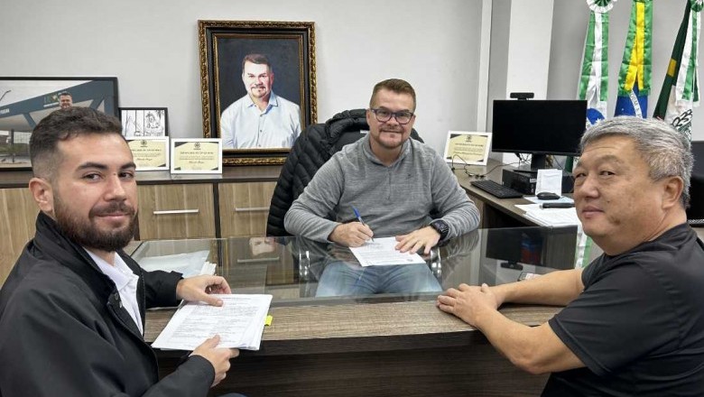 Prefeitura de Paranaguá encaminha 240 escrituras da Ilha dos Valadares para o cartório