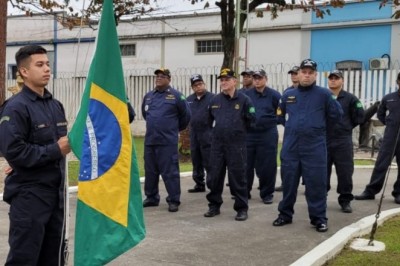 Cerimônia na Capitania dos Portos abre Semana da Pátria em Paranaguá
