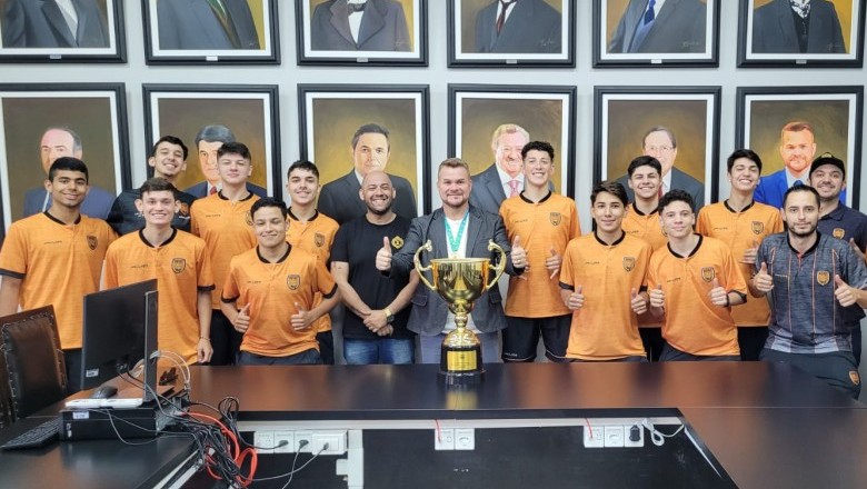 Prefeito Marcelo Roque recebe o elenco da Apaf bicampeã da Taça Brasil