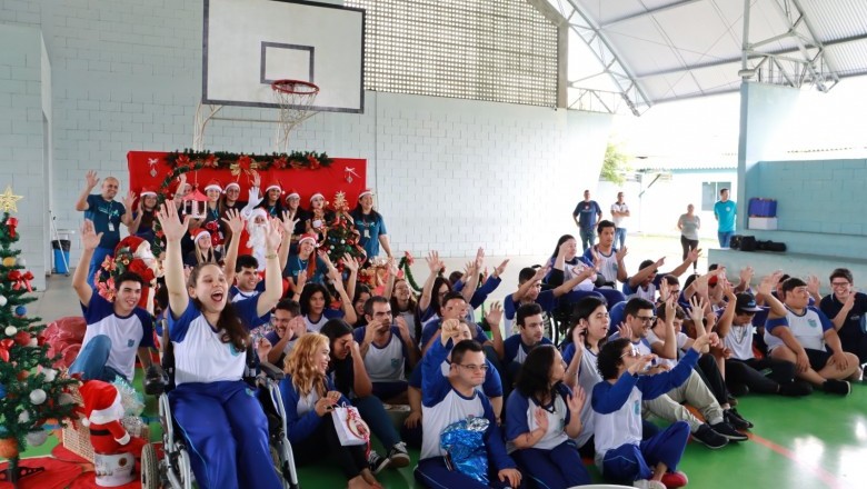 Paranaguá Saneamento promove Natal Solidário para alunos da Escola Edite Lobo