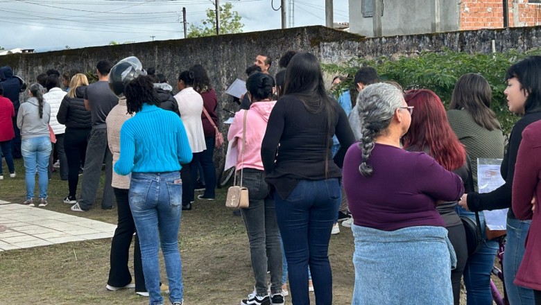 Feirão do Emprego atrai mais de 250 pessoas na Vila Garcia e oferta 80 vagas de trabalho