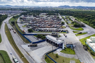 Porto de Paranaguá registra movimento extraordinário de mais de 2,5 mil caminhões no Pátio de Triagem