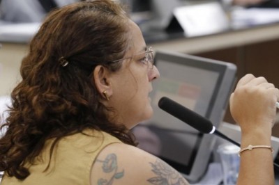 Vereadora Tenile Xavier apresenta requerimento que cobra divulgação acessível da fila de espera do SUS em Paranaguá
