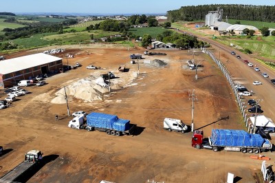 Emoção marca a chegada das primeiras casas pré-moldadas a Rio Bonito do Iguaçu