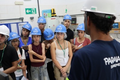 Alunos do IFPR participam de visita técnica à ETA Colônia pelo programa Você no Saneamento