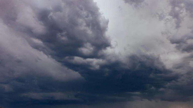 PARANAGU&Aacute; E LITORAL EM ALERTA: At&eacute; quando vai a chuva? Paran&aacute; est&aacute; sob alerta vermelho de tempestades severas